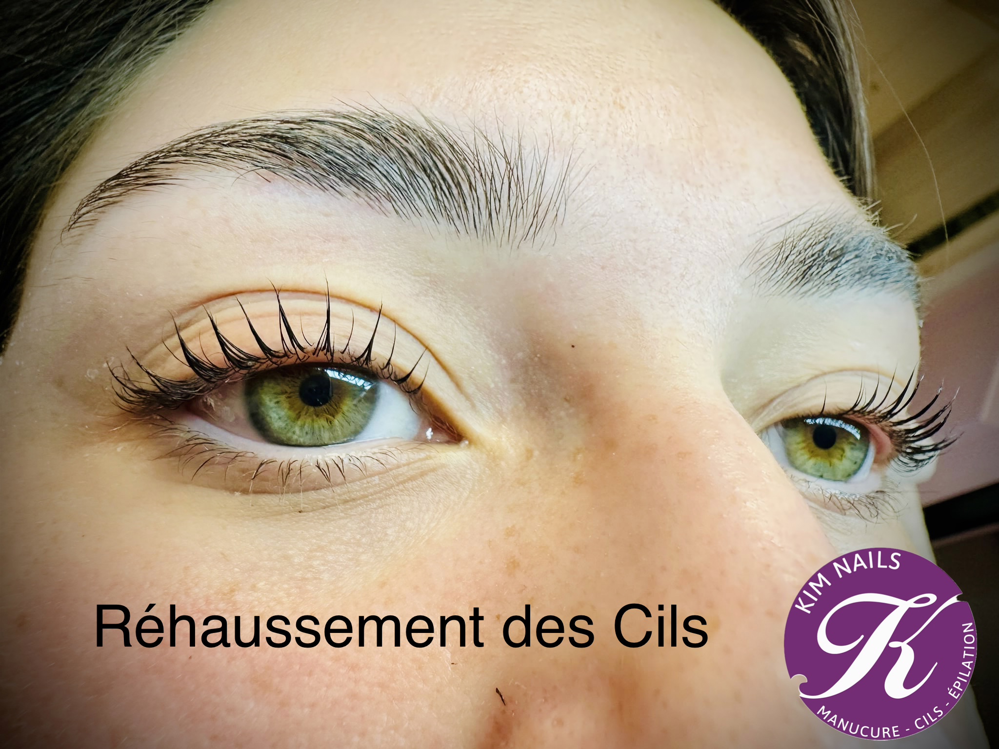 Résultat d'un rehaussement de cils chez Kim Nails