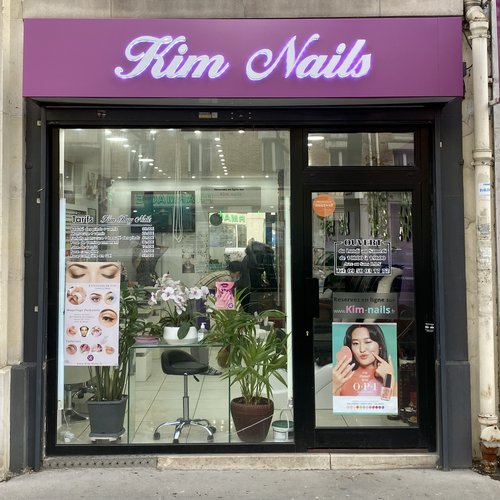 Devanture du salon Kim Nails Paris 16e