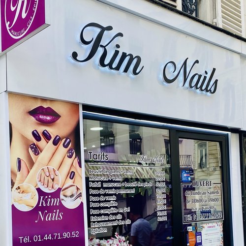 Devanture du salon Kim Nails Paris 8e